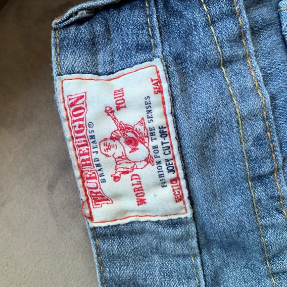 Shorts - Picture 3 of 4